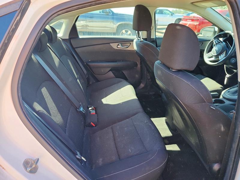 Photo 10 from auction – 2019 KIA FORTE with VIN 3KPF24AD7KE040163