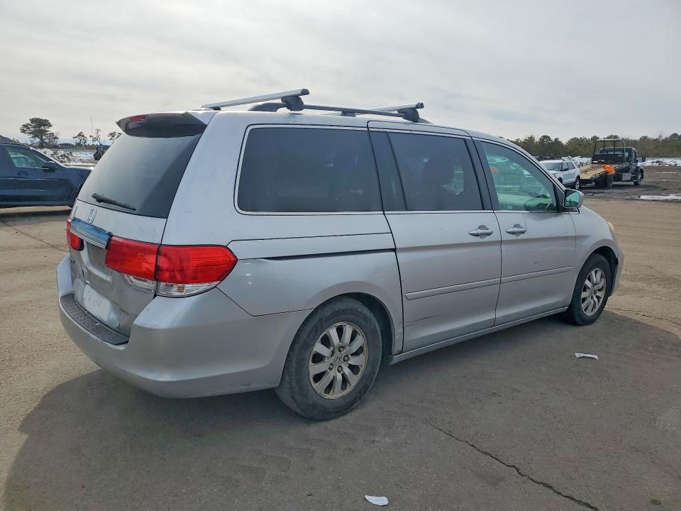Photo 3 from auction – 2010 HONDA ODYSSEY with VIN 5FNRL3H73AB025561