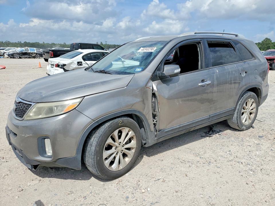 KIA SORENTO 2014 with VIN 5XYKT3A69EG446847 - Photo from auction