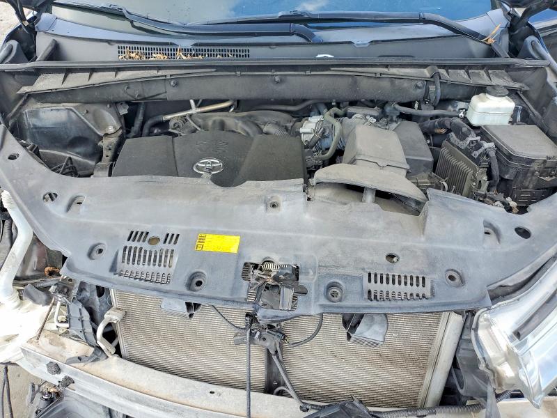 Photo 11 from auction – 2019 TOYOTA HIGHLANDER with VIN 5TDKZRFH9KS558736