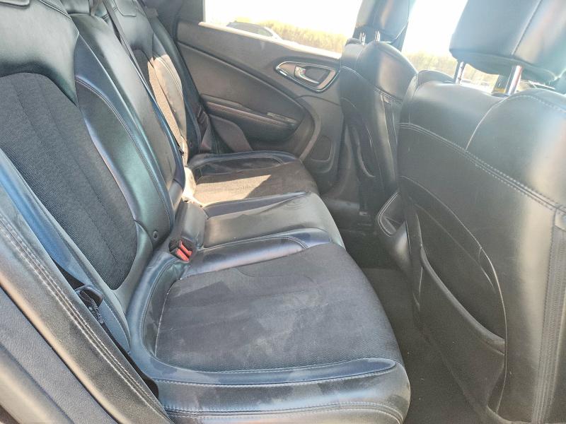 Photo 10 from auction – 2015 CHRYSLER 200 with VIN 1C3CCCBB9FN754325