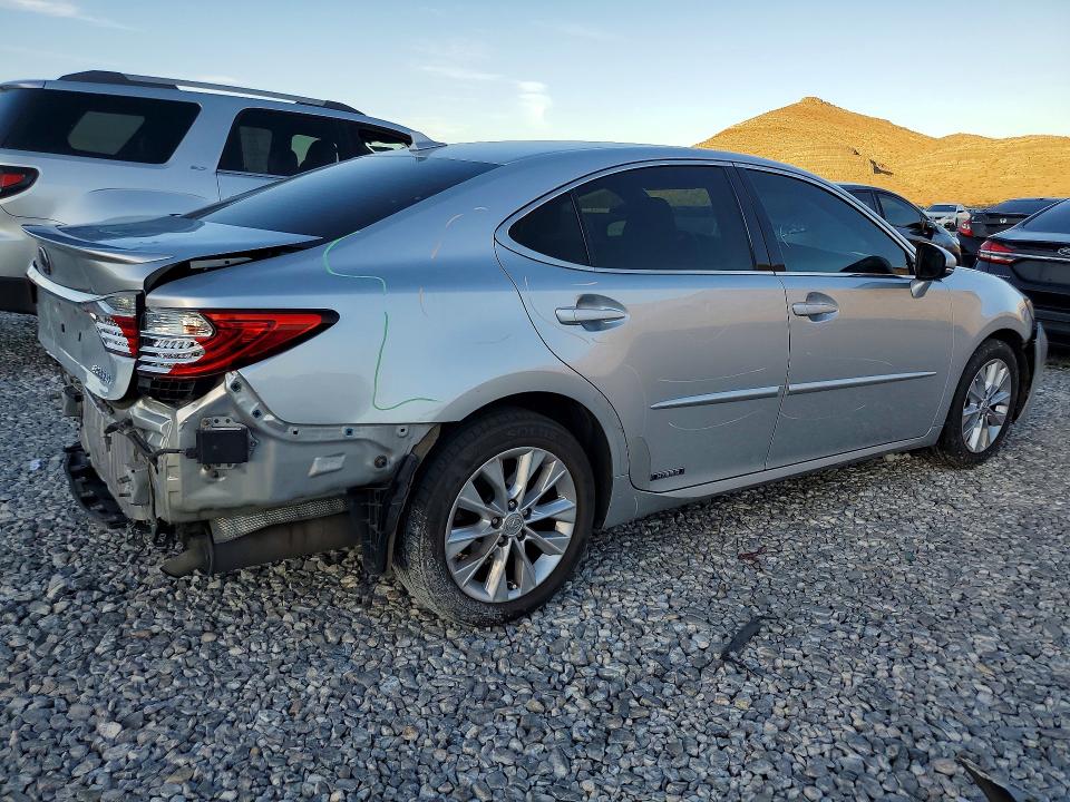Photo 3 from auction – 2013 LEXUS ES 300H with VIN JTHBW1GG4D2036556