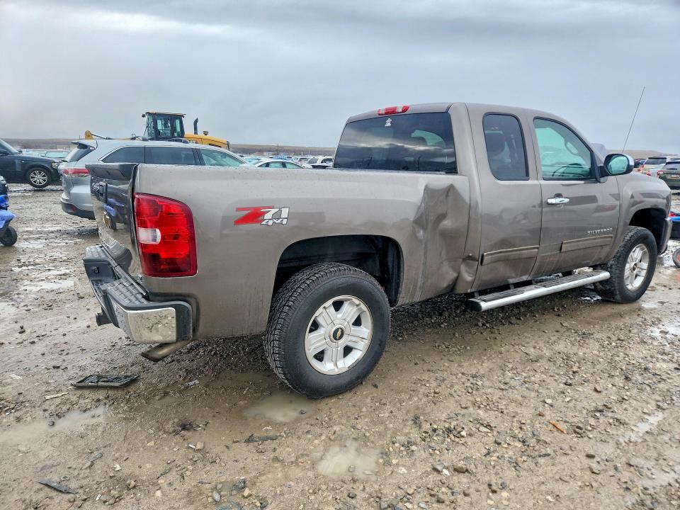 Photo 3 from auction – 2011 CHEVROLET SILVERADO with VIN 1GCRKTE25BZ340241