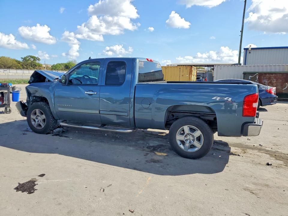Photo 2 from auction – 2011 CHEVROLET SILVERADO with VIN 1GCRKSE34BZ239324