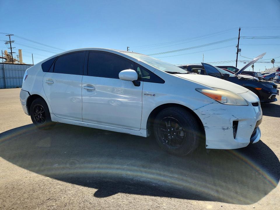 Photo 4 from auction – 2014 TOYOTA PRIUS with VIN JTDKN3DU0E1742358