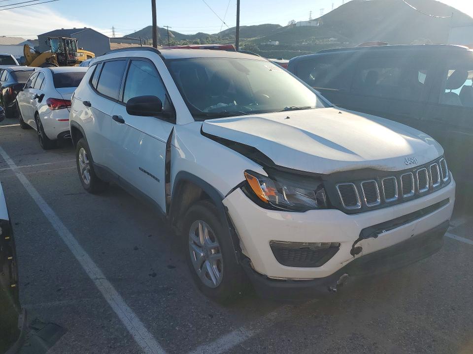 Photo 4 from auction – 2018 JEEP COMPASS with VIN 3C4NJDAB7JT191284