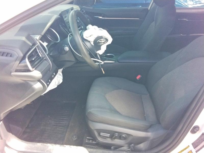 Photo 7 from auction – 2022 TOYOTA CAMRY with VIN 4T1C11AK8NU677034