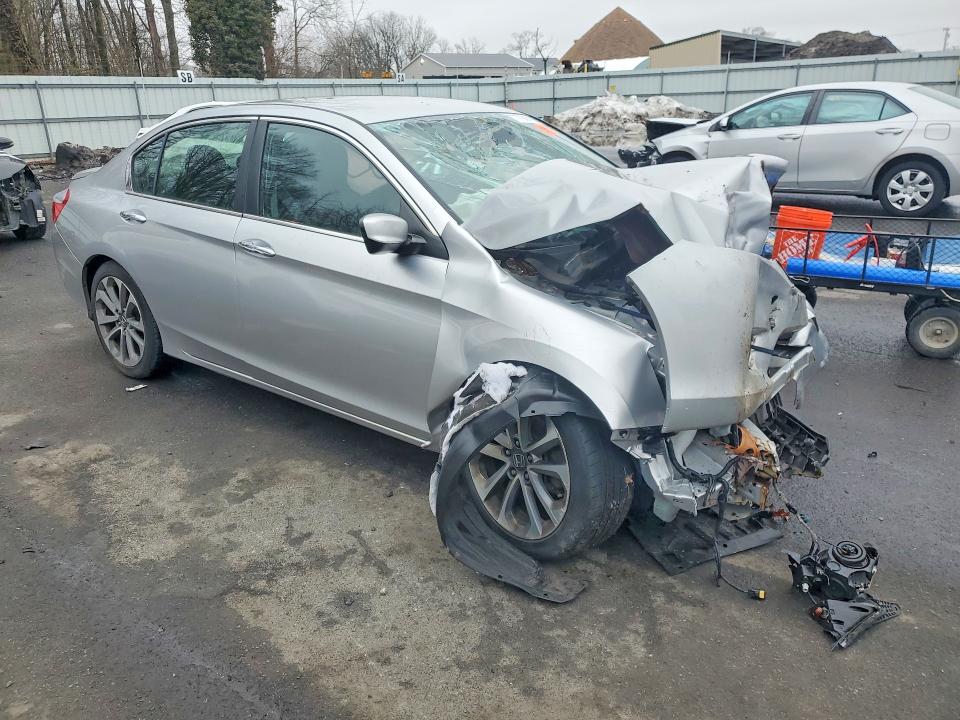 Photo 4 from auction – 2014 HONDA ACCORD with VIN 1HGCR2F58EA063027