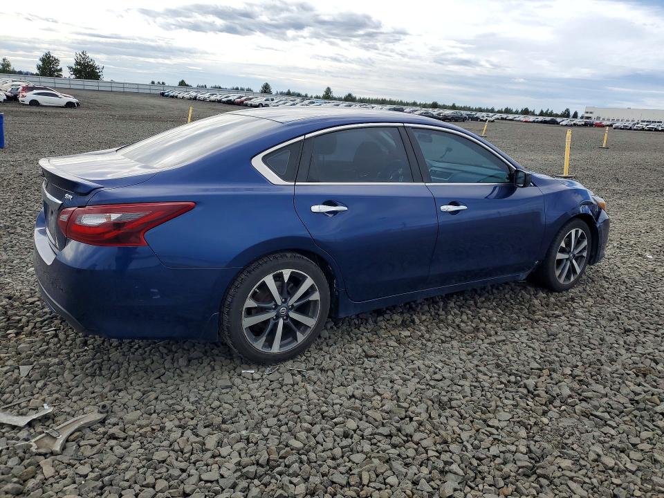 Photo 3 from auction – 2017 NISSAN ALTIMA with VIN 1N4AL3AP7HC495404