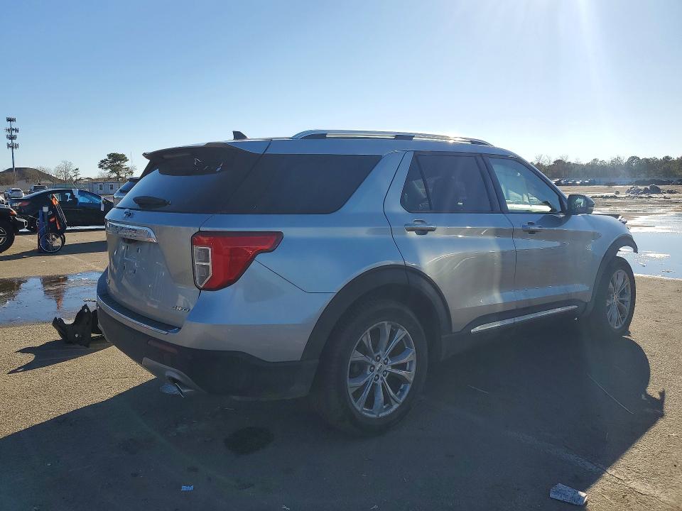 Photo 3 from auction – 2023 FORD EXPLORER with VIN 1FMSK8FHXPGC13730