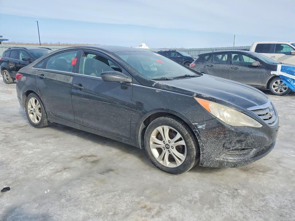 Photo 4 from auction – 2011 HYUNDAI SONATA with VIN 5NPEB4AC4BH095278