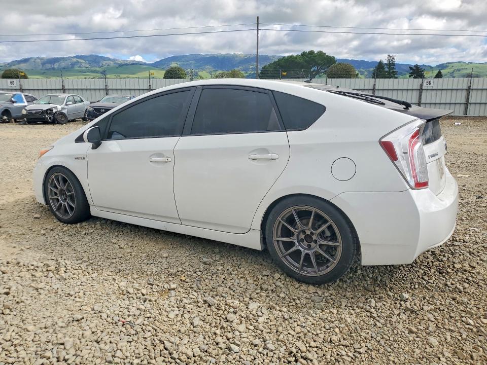Photo 2 from auction – 2013 TOYOTA PRIUS with VIN JTDKN3DU2D1710798
