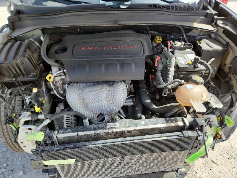 Photo 12 from auction – 2017 JEEP RENEGADE with VIN ZACCJBCB0HPF94761