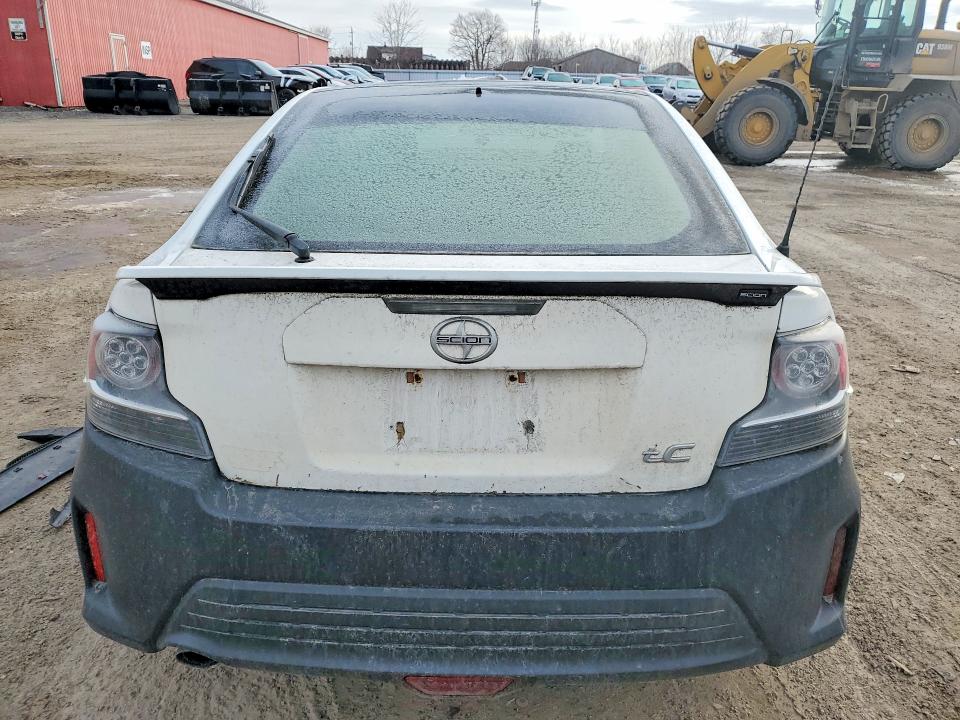 Photo 6 from auction – 2014 TOYOTA SCION TC with VIN JTKJF5C72E3084460