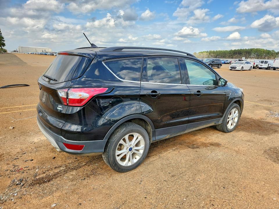 Photo 3 from auction – 2018 FORD ESCAPE with VIN 1FMCU9HD7JUA99242