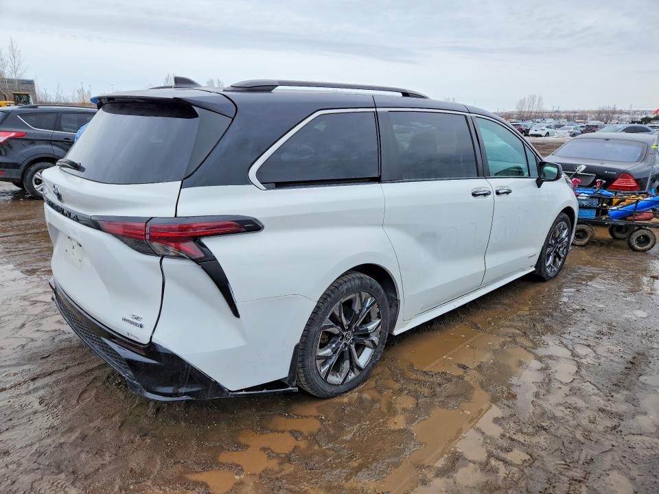 Photo 3 from auction – 2021 TOYOTA SIENNA with VIN 5TDGRKEC9MS007969