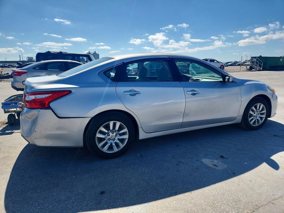 Photo 3 from auction – 2016 NISSAN ALTIMA with VIN 1N4AL3AP2GN313305