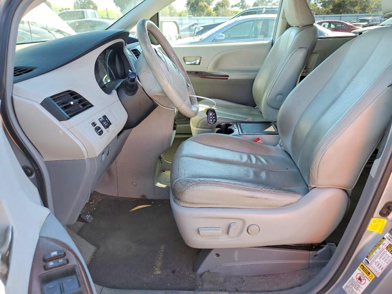 Photo 7 from auction – 2012 TOYOTA SIENNA with VIN 5TDYK3DC6CS230355