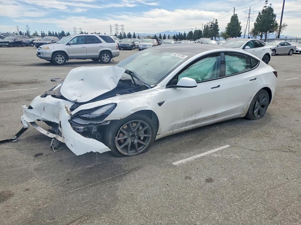 TESLA MODEL 3 2023 مع رقم تعريف المركبة 5YJ3E1EA9PF395698 - صورة من المزاد