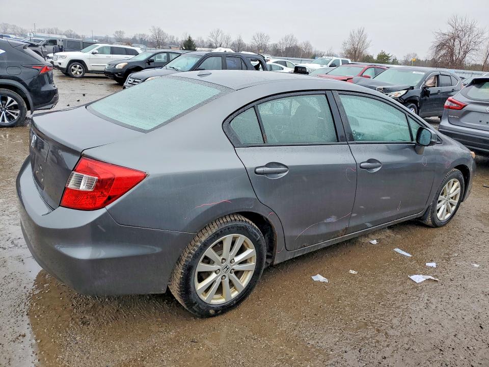 Photo 3 from auction – 2012 HONDA CIVIC with VIN 2HGFB2F98CH038650