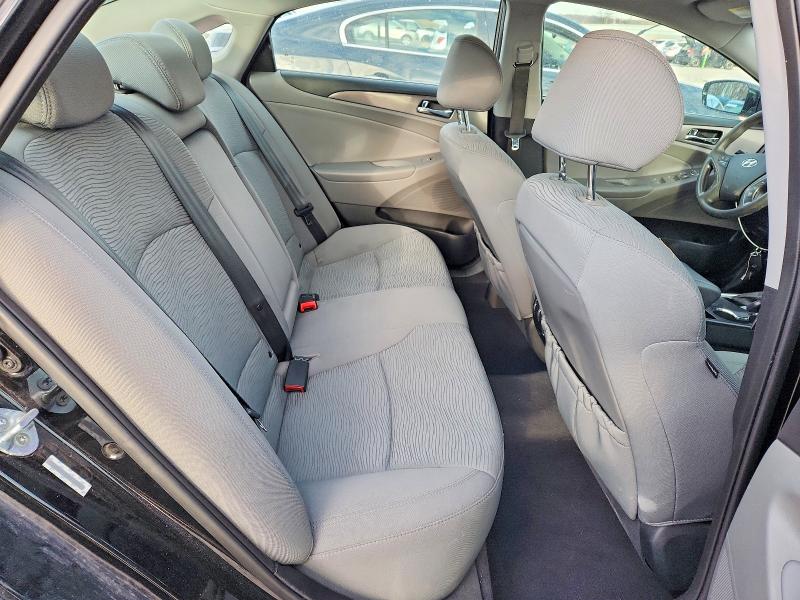 Photo 10 from auction – 2013 HYUNDAI SONATA HYBRID with VIN KMHEC4A45DA070370