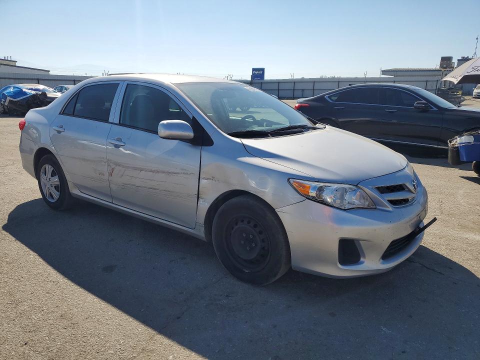 Photo 4 from auction – 2013 TOYOTA COROLLA with VIN 5YFBU4EE8DP131794