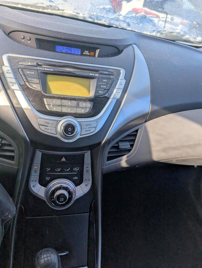 Photo 8 from auction – 2012 HYUNDAI ELANTRA with VIN 5NPDH4AE7CH143885