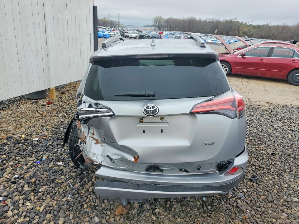 Photo 6 from auction – 2018 TOYOTA RAV4 with VIN 2T3WFREV9JW505498