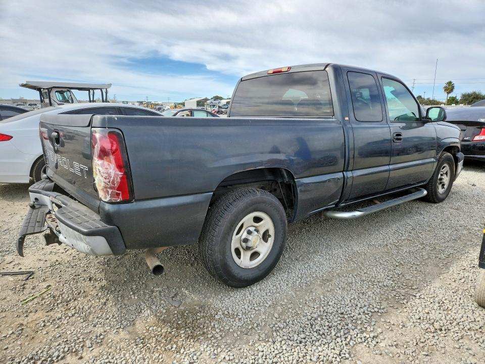 Photo 3 from auction – 2004 CHEVROLET SILVERADO with VIN 2GCEC19VX41178591