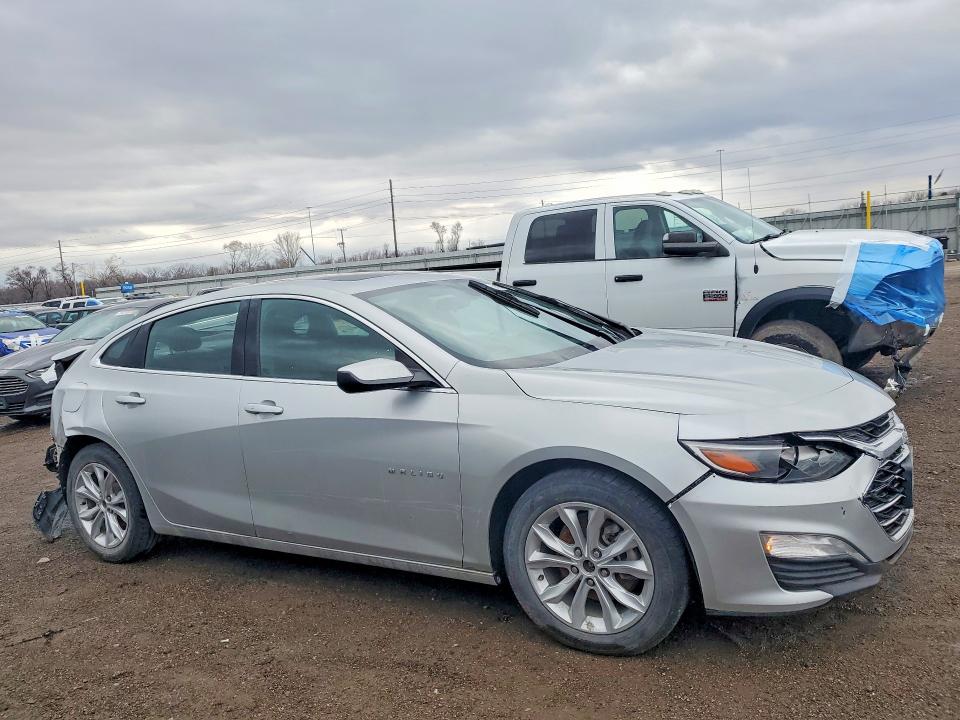 Photo 4 from auction – 2021 CHEVROLET MALIBU with VIN 1G1ZD5ST6MF055645