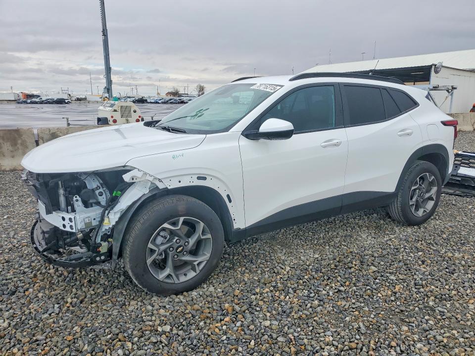 CHEVROLET TRAX 2025 with VIN KL77LHEP8SC208541 - Photo from auction