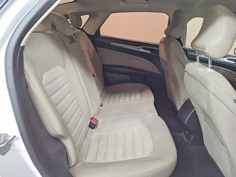 Photo 10 from auction – 2019 FORD FUSION with VIN 3FA6P0G71KR282912