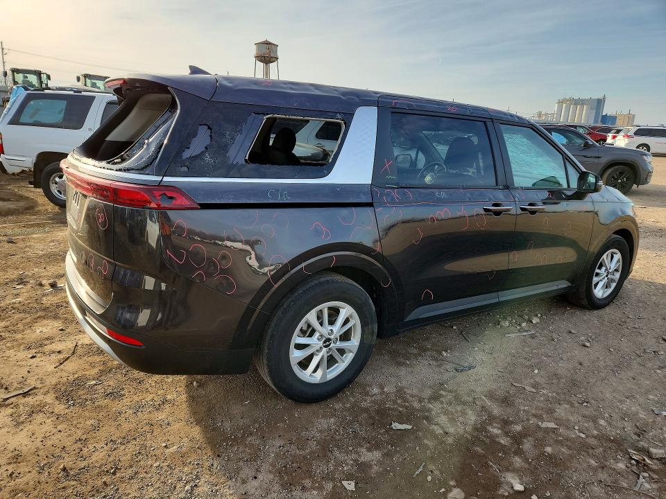 Photo 3 from auction – 2024 KIA CARNIVAL with VIN KNDNB4H33R6401199