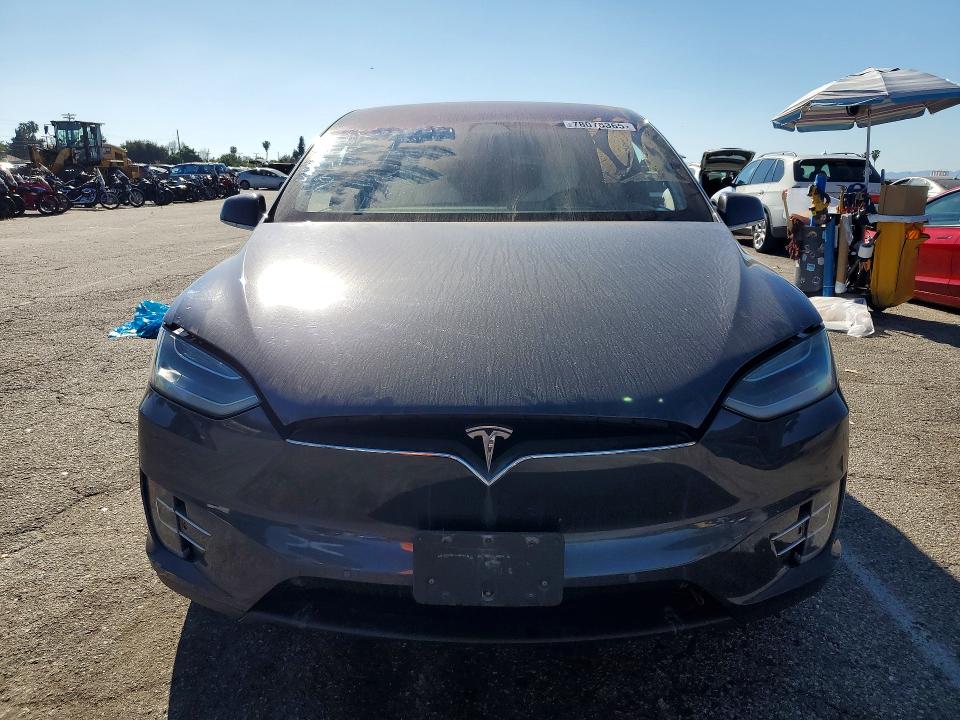 Zdjęcie 5 z aukcji – 2019 TESLA MODEL X z VIN 5YJXCAE29KF182906