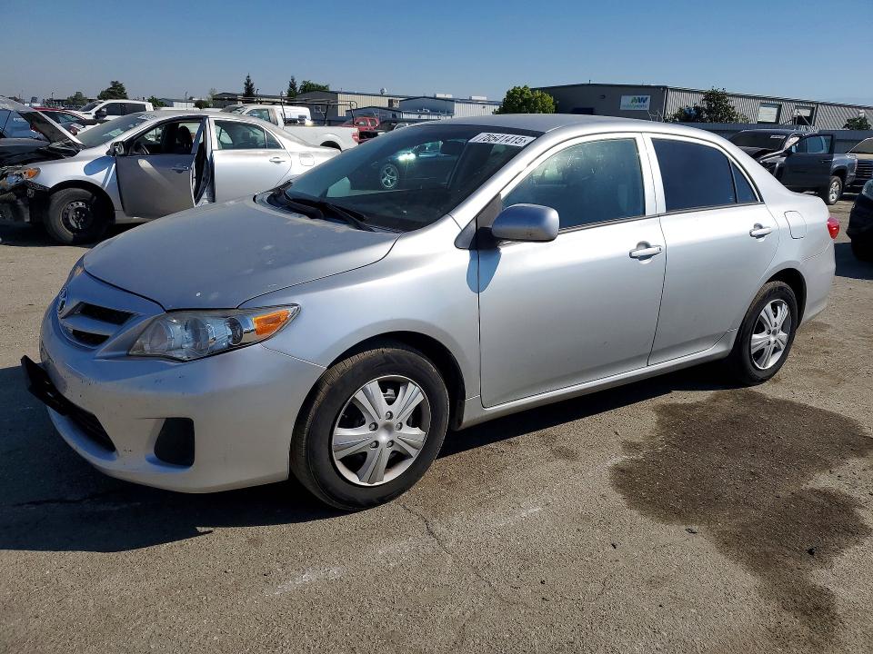 TOYOTA COROLLA 2013 с VIN 5YFBU4EE8DP131794 - Фото с аукциона