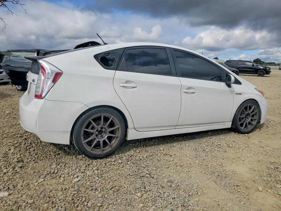 Photo 3 from auction – 2013 TOYOTA PRIUS with VIN JTDKN3DU2D1710798