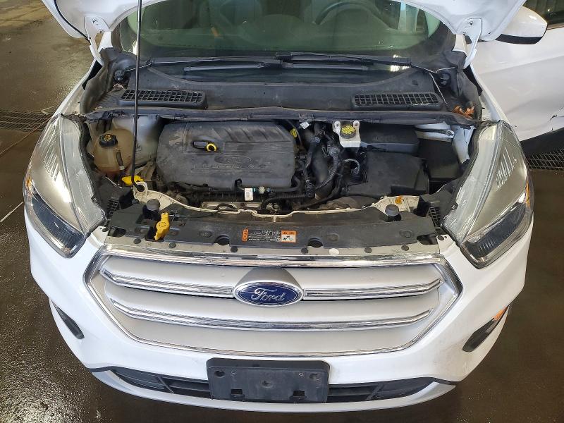صورة رقم 11 من المزاد - 2018 FORD ESCAPE مع VIN 1FMCU0GD1JUB75227