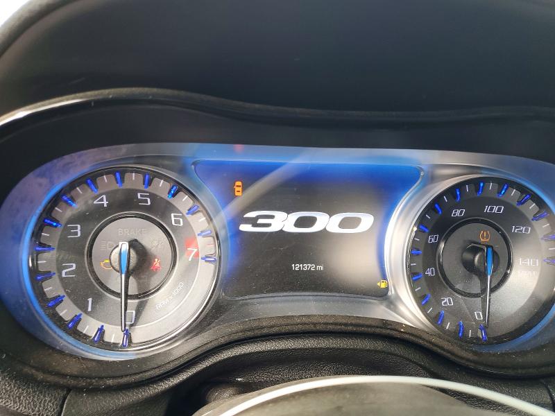 Photo 9 from auction – 2019 CHRYSLER 300 with VIN 2C3CCABG2KH654215