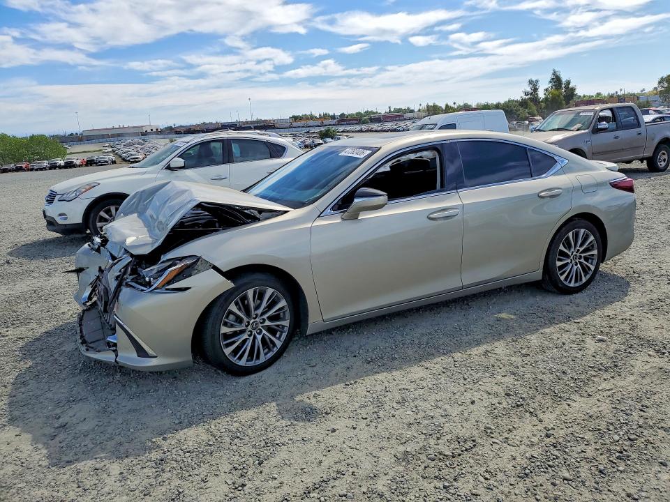 LEXUS ES 300H 2020 with VIN 58AD21B1XLU009216 - Photo from auction