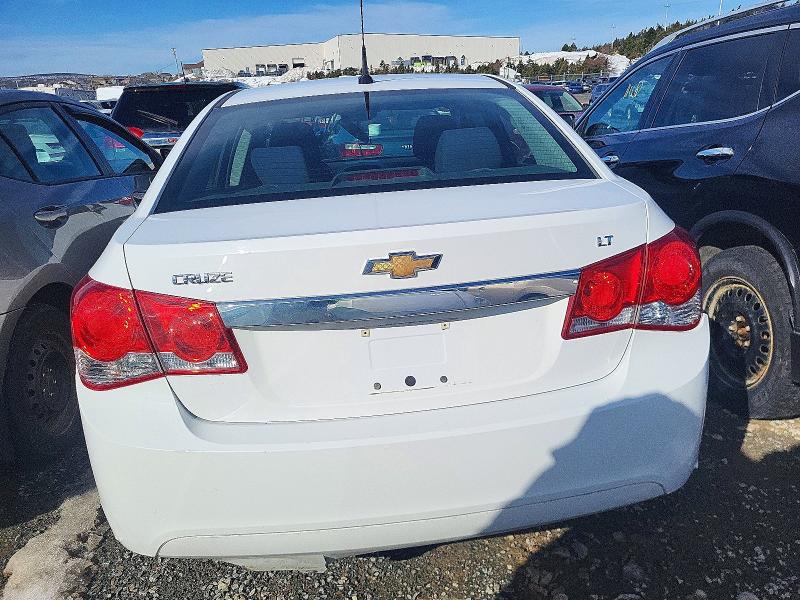 Photo 6 from auction – 2014 CHEVROLET CRUZE with VIN 1G1PC5SB5E7340818