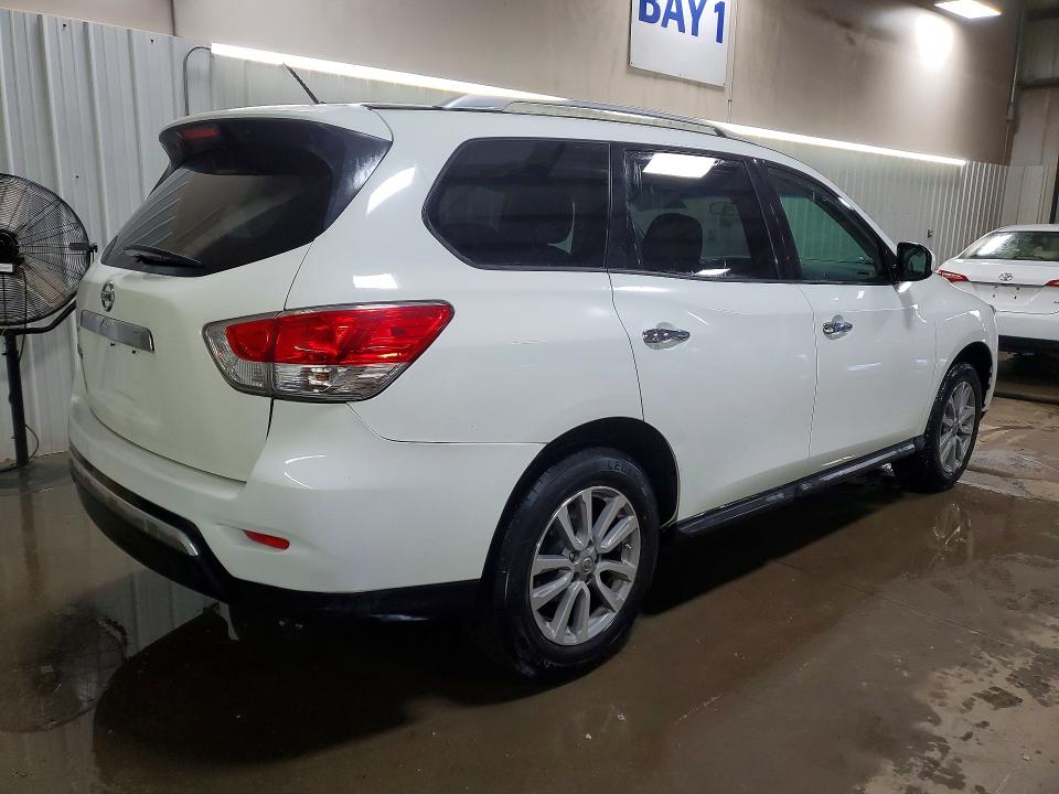 Photo 3 from auction – 2016 NISSAN PATHFINDER with VIN 5N1AR2MM0GC632648