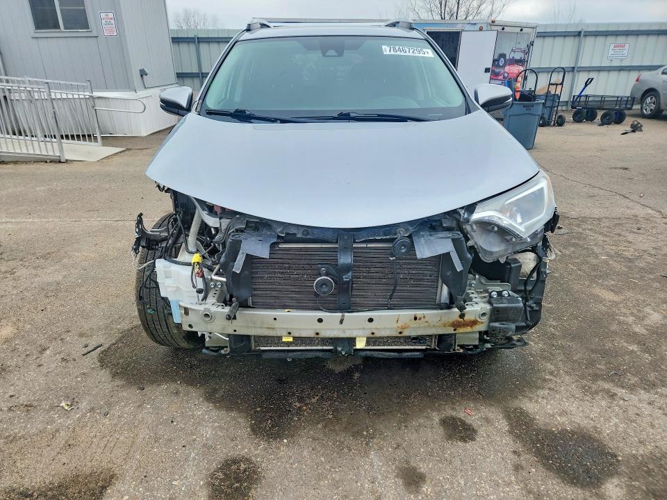 Photo 5 from auction – 2017 TOYOTA RAV4 with VIN 2T3RFREV8HW635814