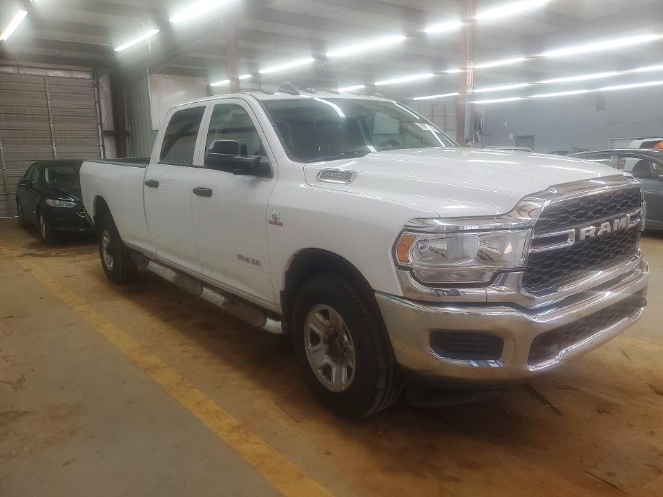 Photo 4 from auction – 2019 RAM 2500 with VIN 3C6UR5HL9KG596637