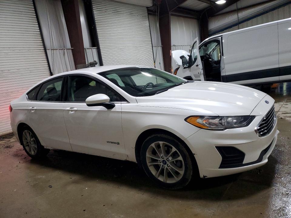 Zdjęcie 4 z aukcji – 2019 FORD FUSION z VIN 3FA6P0LU1KR158201