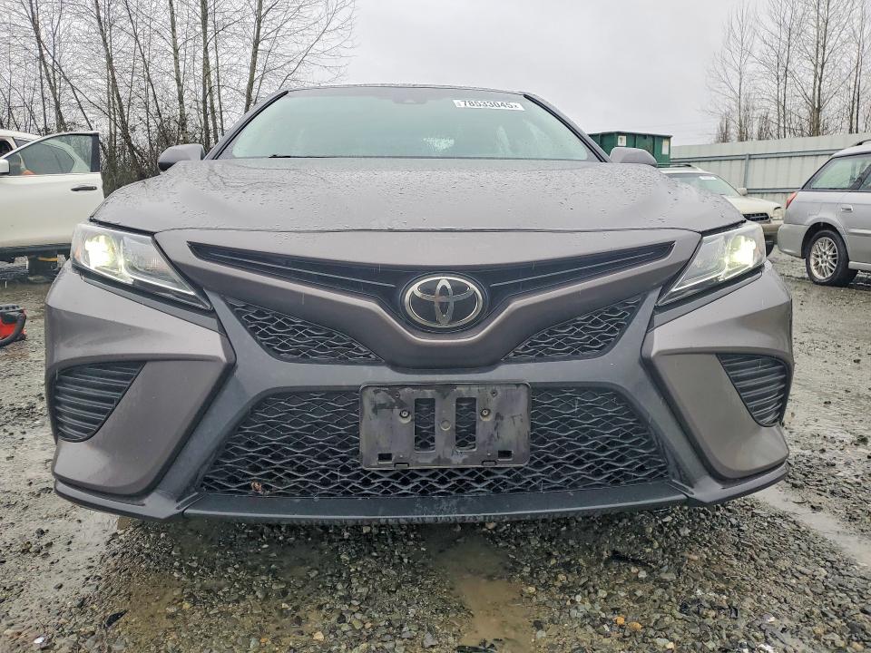 Photo 5 from auction – 2018 TOYOTA CAMRY with VIN 4T1B11HK6JU024004