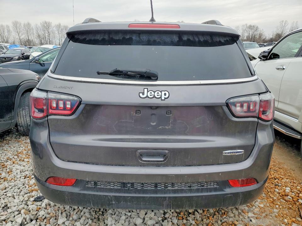 Photo 6 from auction – 2018 JEEP COMPASS with VIN 3C4NJCBB1JT465040
