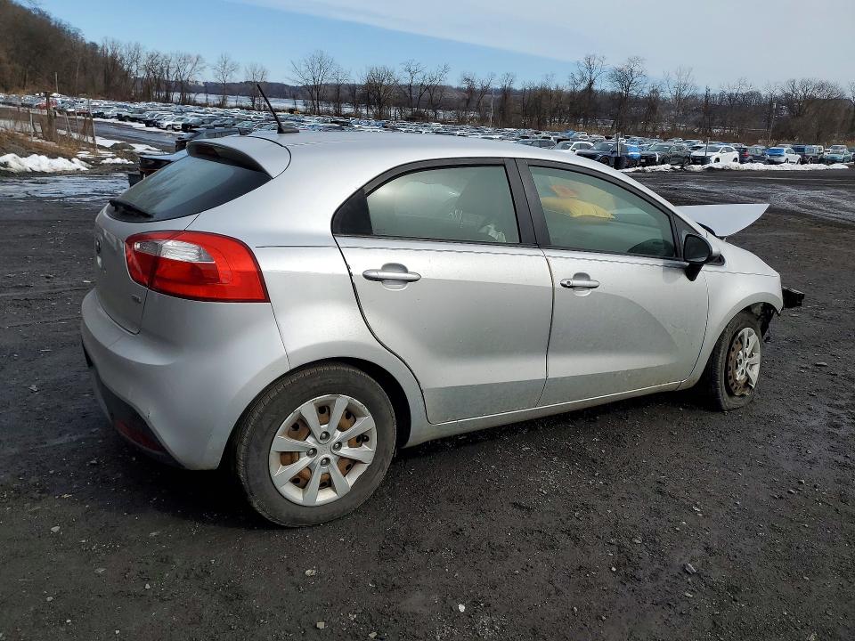 Photo 3 from auction – 2013 KIA RIO with VIN KNADM5A30D6228186