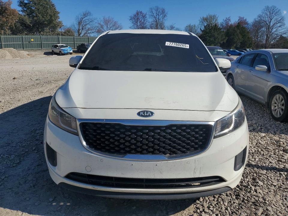 Photo 5 from auction – 2017 KIA SEDONA with VIN KNDMB5C13H6238432