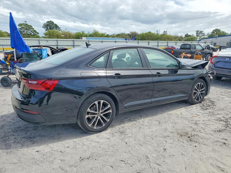 Photo 3 from auction – 2024 VOLKSWAGEN JETTA with VIN 3VWBM7BU3RM084361