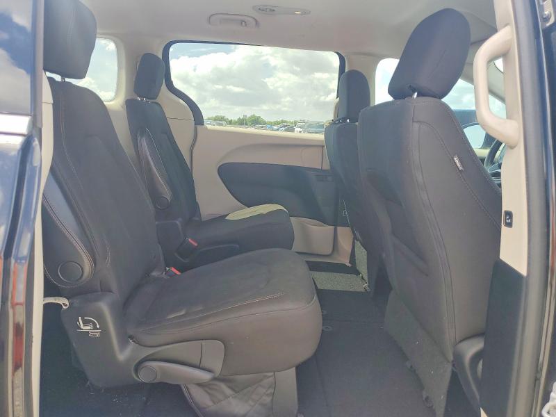 Photo 11 from auction – 2017 CHRYSLER PACIFICA with VIN 2C4RC1DG5HR609064